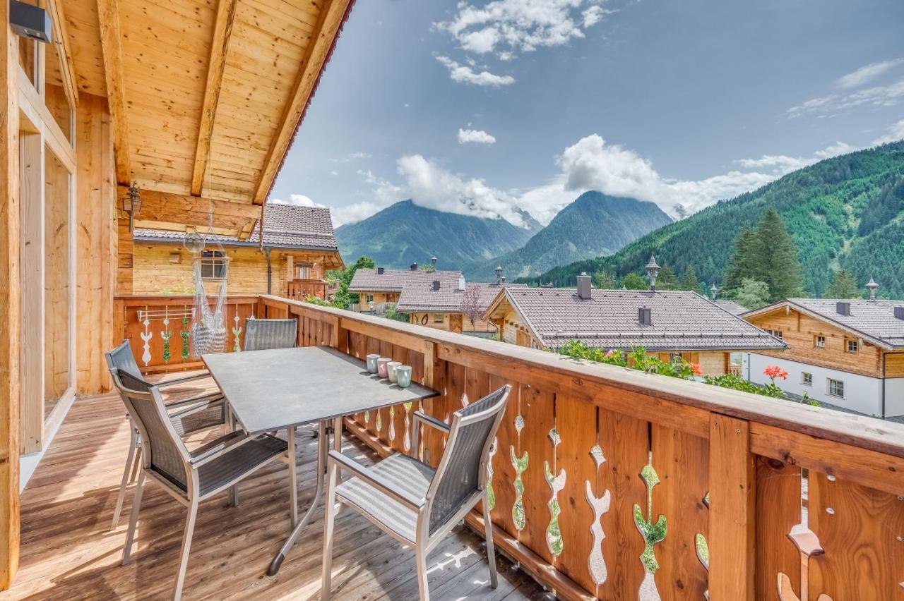 Chaletdorf Am Sonnenhang Нойкірхен-ам-Гросфенедігер Екстер'єр фото