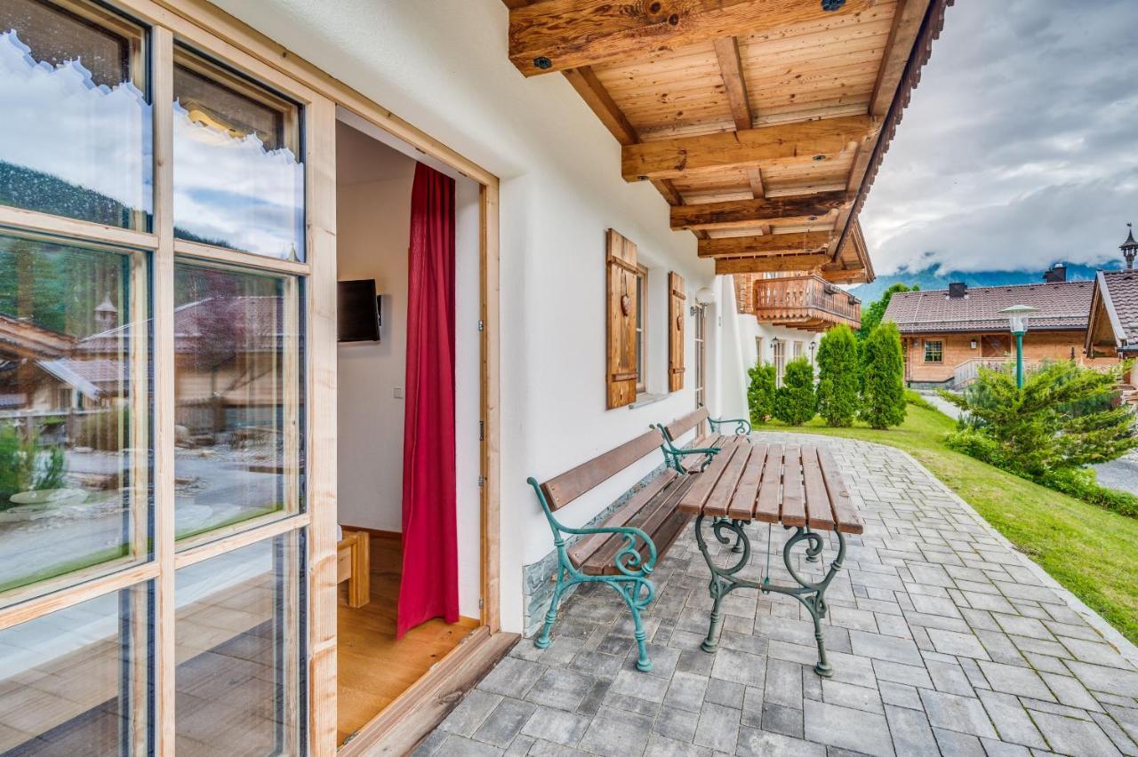 Chaletdorf Am Sonnenhang Нойкірхен-ам-Гросфенедігер Екстер'єр фото