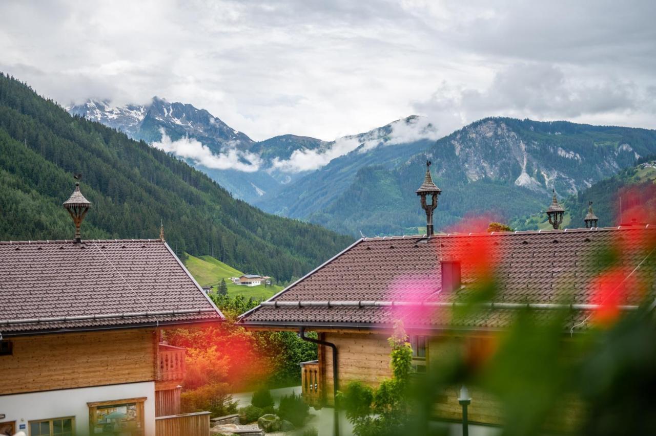 Chaletdorf Am Sonnenhang Нойкірхен-ам-Гросфенедігер Екстер'єр фото